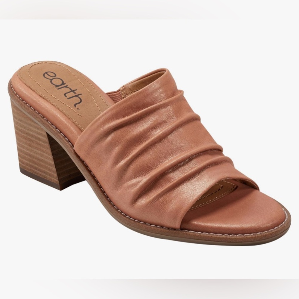 NWB Earth Women's Adara Slide Sandal slip on leather heels size 9.5M natural